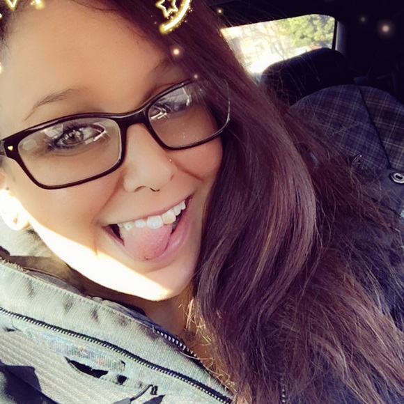 Brittani Nicole. - Picture 3 of 4